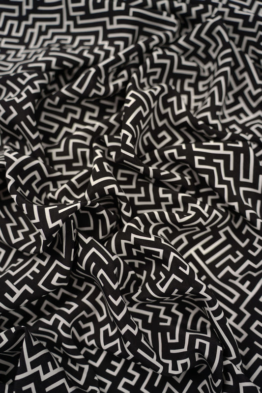 Made by Gårda Textil - Siden - Crêpe de Chine - Labyrinth Reverse - Svart/Vit