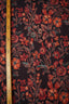 Liberty Wolvercote ull Hestia (B), svart med röda blommor – med måttband