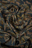 Liberty Wolvercote ull Medusa (B), marinblå med senapsgula blad – drapering närbild